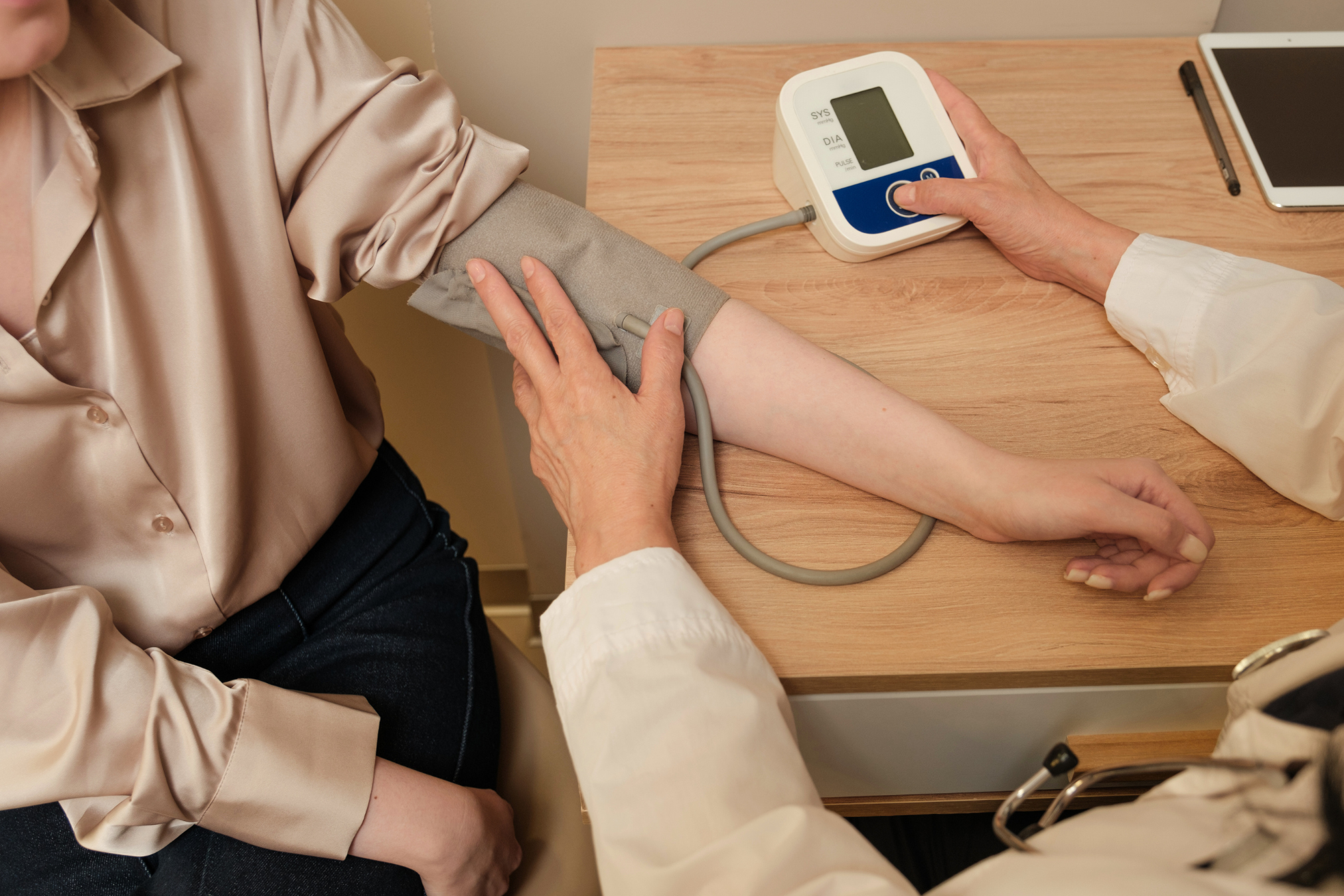 Mobile physician providing in-home medical care and diagnostics